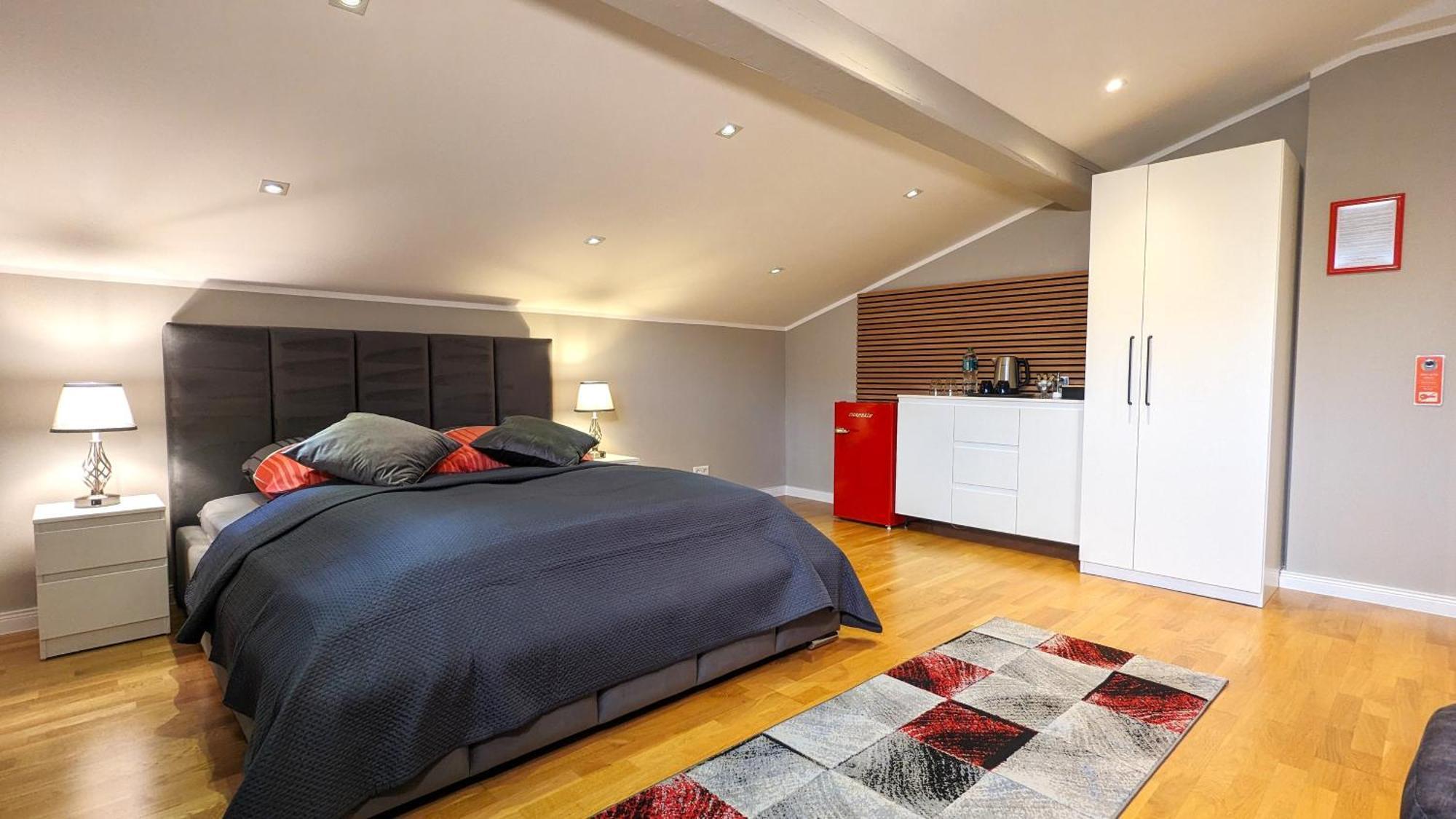 3 Rooms - Zimmervermietung Naehe Flughafen Ber - Gratis Wlan, Parken & Netflix Berlin Exterior photo